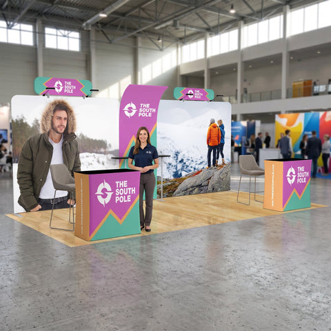 10x20 Trade Show Booth with Curved Media Wall