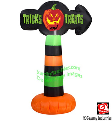 3 1/2' Gemmy Airblown Inflatable Halloween "Tricks and Treats" Sign