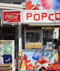 Classic Pop 20 Ounce Popcorn Machine by Paragon
