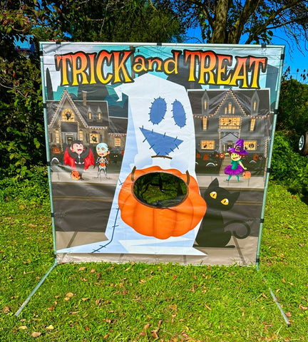 Trick or Treat Interactive Carnival Frame Game